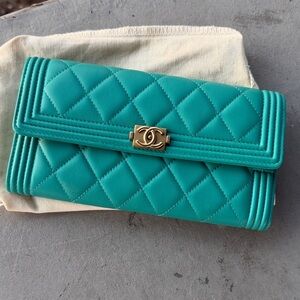 CHANEL Turquoise Le Boy Wallet - NEW